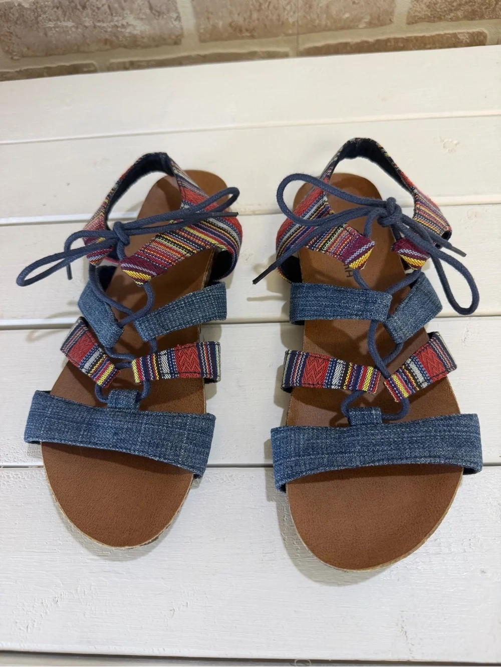 Minnetonka Lace-Up Boho Sandals Denim & Southwest Print Women’s Size 7